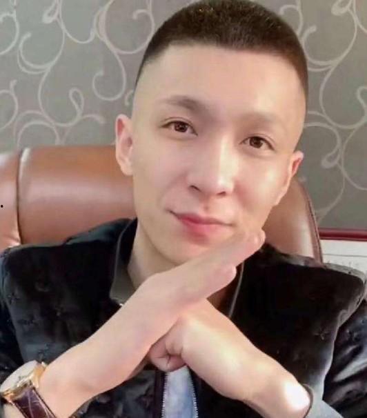 网红宏总和肖倩,网红界的黄金搭档，携手共创辉煌